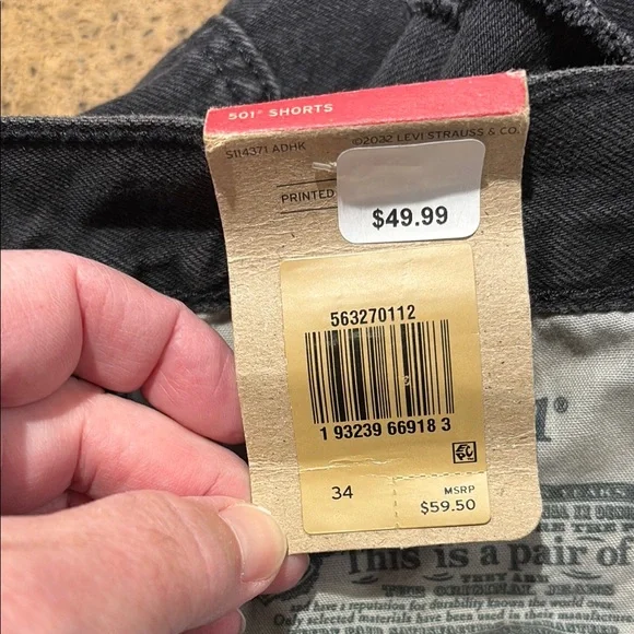 Levi's Women's Black Denim 501 Red Tag Shorts Size 34 Button Front - Picture 5 of 9